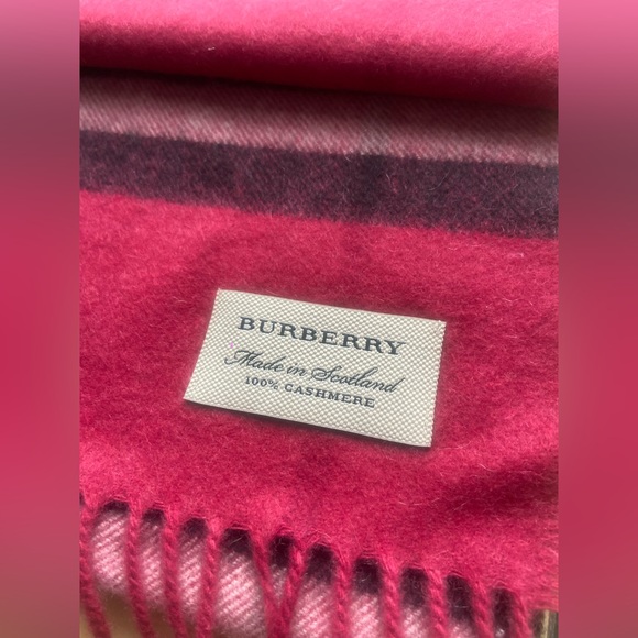 Authentic Burberry cashmere scarf. Never worn - Picture 1 of 6